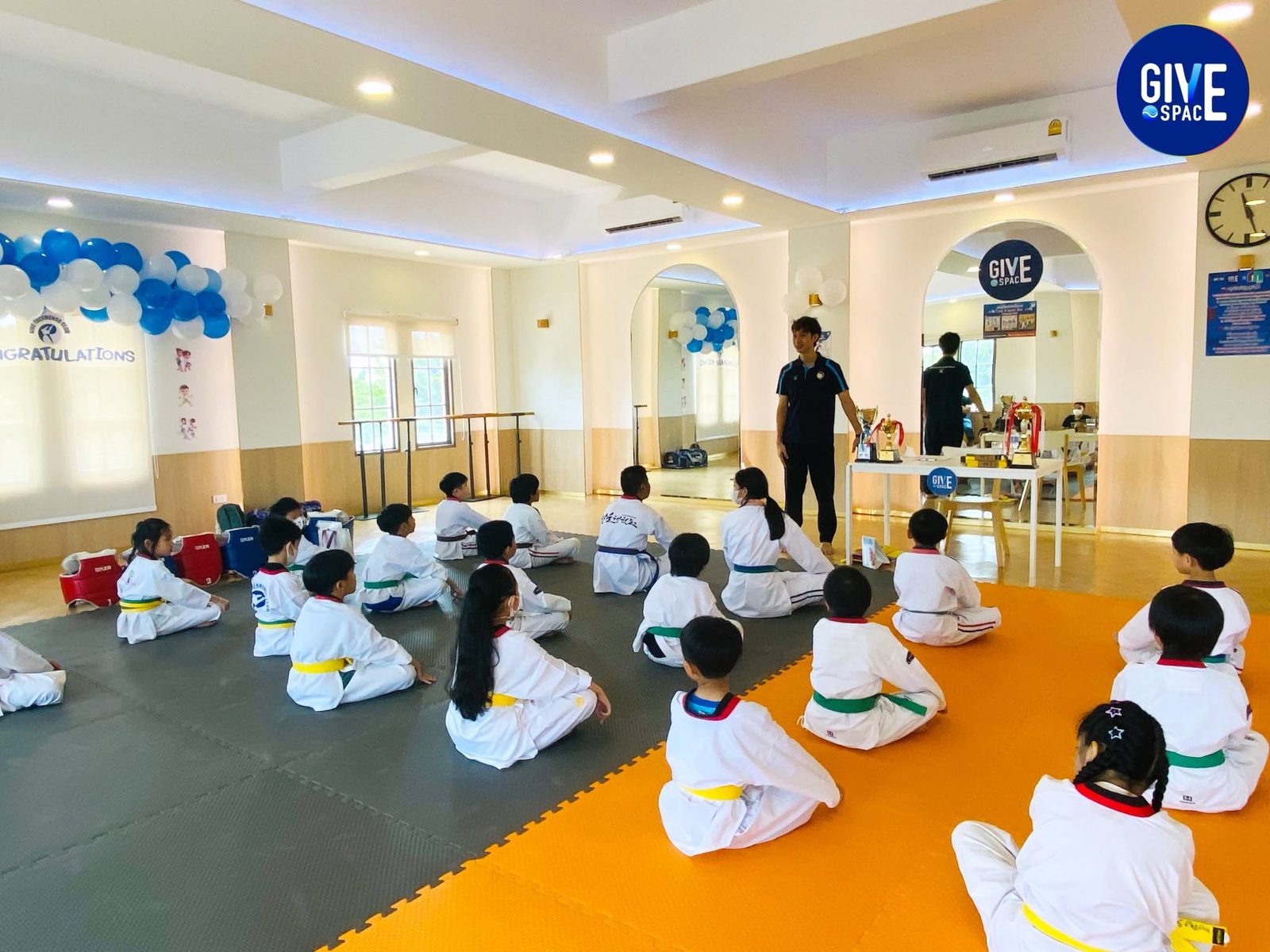 นักเรียนระหว่างสอบเลื่อนขั้นสายเทควันโด GIVE Tae Kwon Do Club